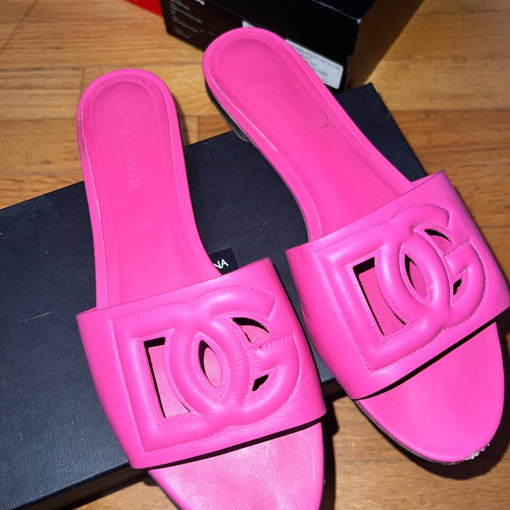 Dolce & Gabbana LEATHER DG Interlock flat sandals